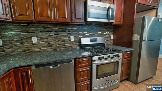 186 School Street, Northvale, NJ 07647