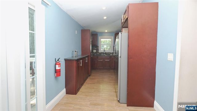 186 School Street, Northvale, NJ 07647
