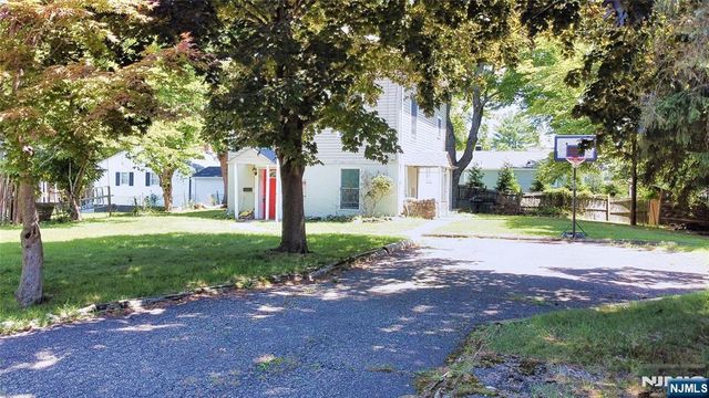 186 School Street, Northvale, NJ 07647