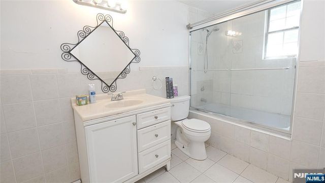 186 School Street, Northvale, NJ 07647