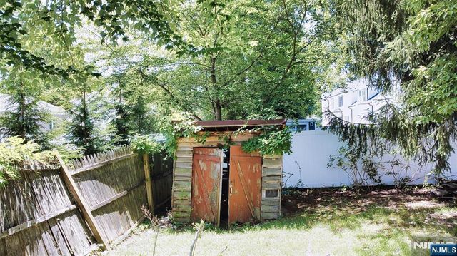 186 School Street, Northvale, NJ 07647