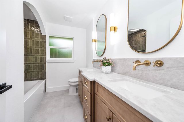 10814 Moonlight Dr Drive, Houston, TX 77096