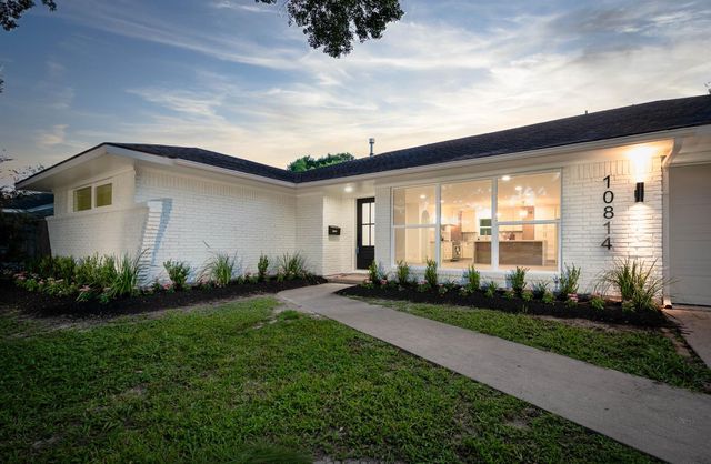 10814 Moonlight Dr Drive, Houston, TX 77096