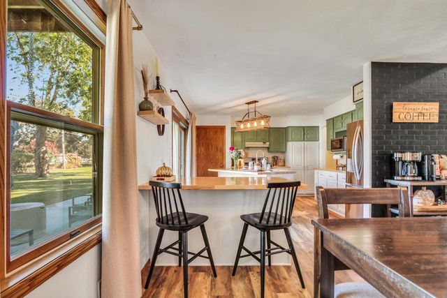 2311 E Lorena DRIVE, Beloit, WI 53511