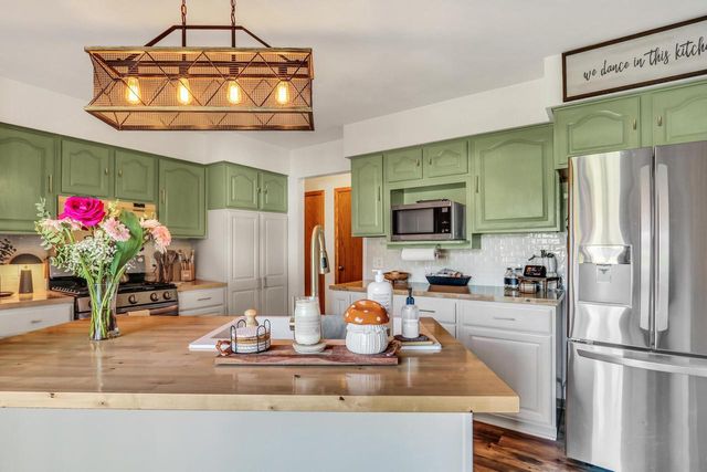 2311 E Lorena DRIVE, Beloit, WI 53511