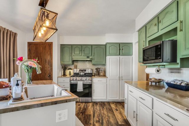 2311 E Lorena DRIVE, Beloit, WI 53511