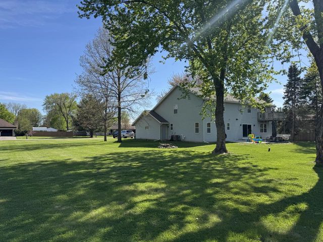 2311 E Lorena DRIVE, Beloit, WI 53511