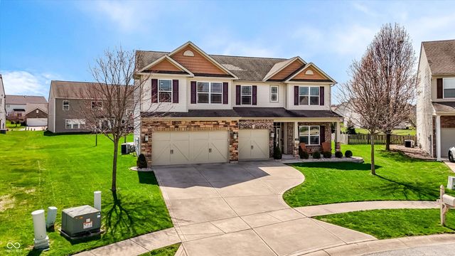 1293 Blue Haven Way, Greenwood, IN 46143