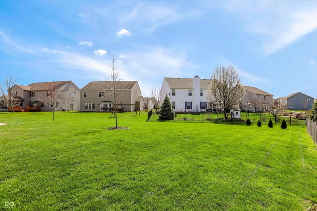 1293 Blue Haven Way, Greenwood, IN 46143