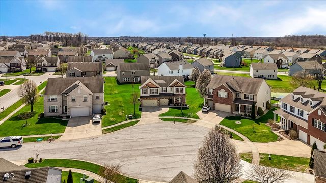 1293 Blue Haven Way, Greenwood, IN 46143