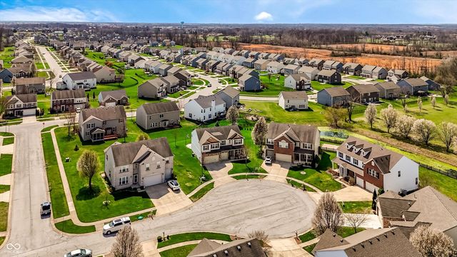 1293 Blue Haven Way, Greenwood, IN 46143