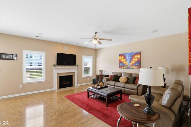 1293 Blue Haven Way, Greenwood, IN 46143