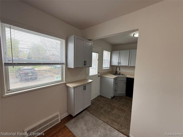 3264 Coolidge Highway, Royal Oak, MI 48073