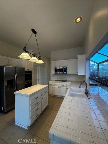 39712 Corte Santa Barbara, Murrieta, CA 92563