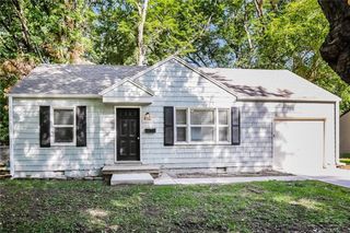 8906 Richards Drive, Raytown, MO 64133
