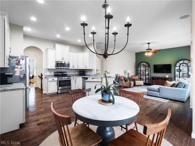 8898 Harvest Ridge Way, North Ridgeville, OH 44039