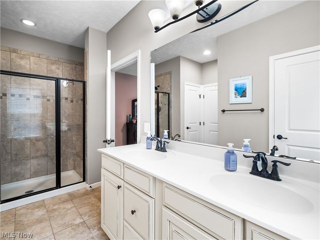 8898 Harvest Ridge Way, North Ridgeville, OH 44039