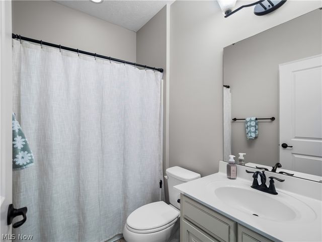 8898 Harvest Ridge Way, North Ridgeville, OH 44039