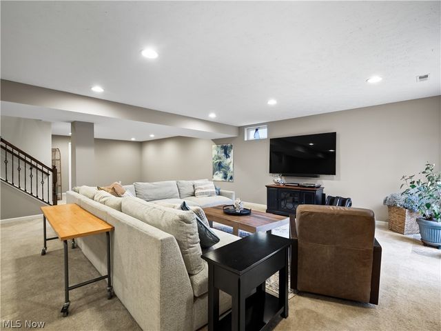 8898 Harvest Ridge Way, North Ridgeville, OH 44039