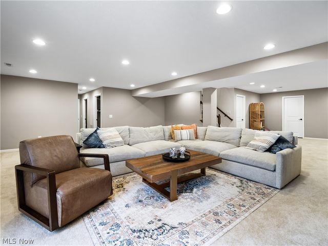 8898 Harvest Ridge Way, North Ridgeville, OH 44039