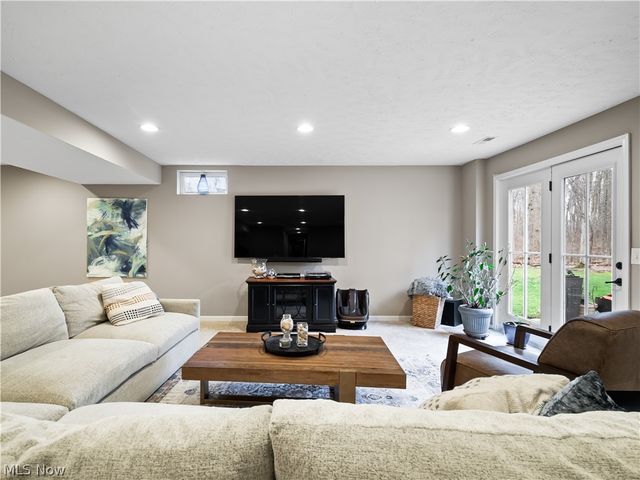 8898 Harvest Ridge Way, North Ridgeville, OH 44039