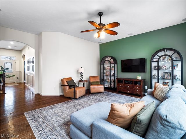 8898 Harvest Ridge Way, North Ridgeville, OH 44039