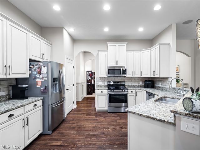 8898 Harvest Ridge Way, North Ridgeville, OH 44039