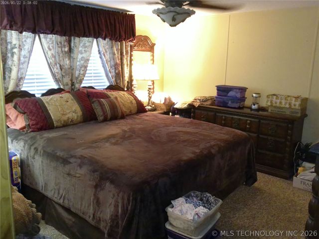 27 Aster Drive, Mead, OK 73449