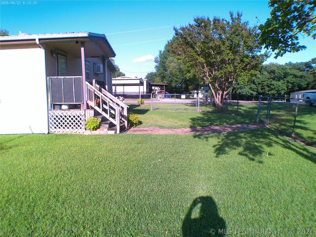 27 Aster Drive, Mead, OK 73449