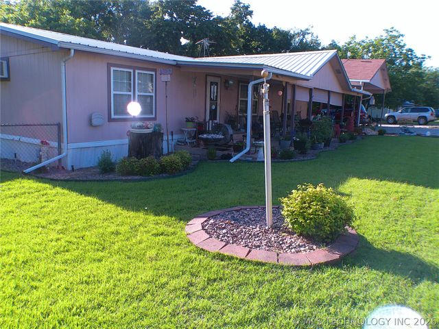 27 Aster Drive, Mead, OK 73449