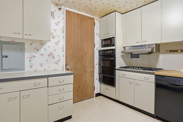180 Beacon Street 8DE, Boston, MA 02116