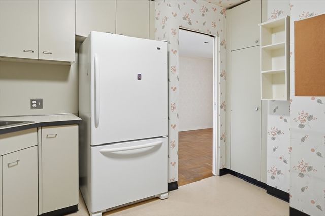 180 Beacon Street 8DE, Boston, MA 02116
