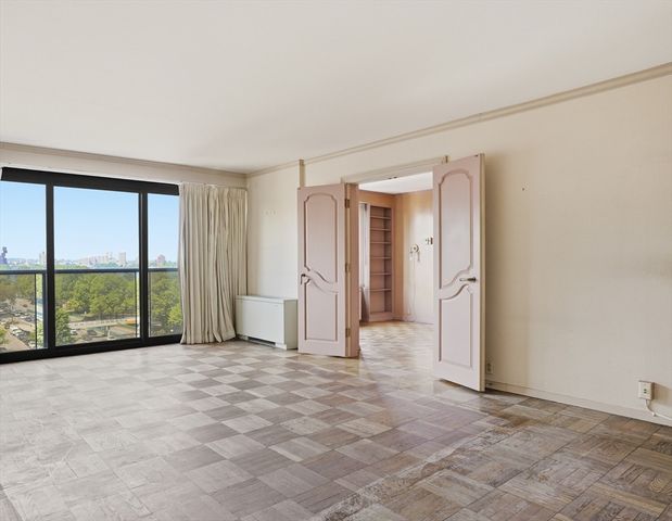 180 Beacon Street 8DE, Boston, MA 02116