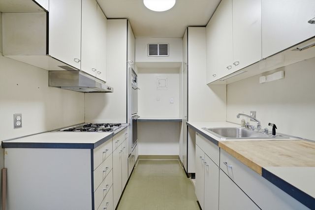 180 Beacon Street 8DE, Boston, MA 02116