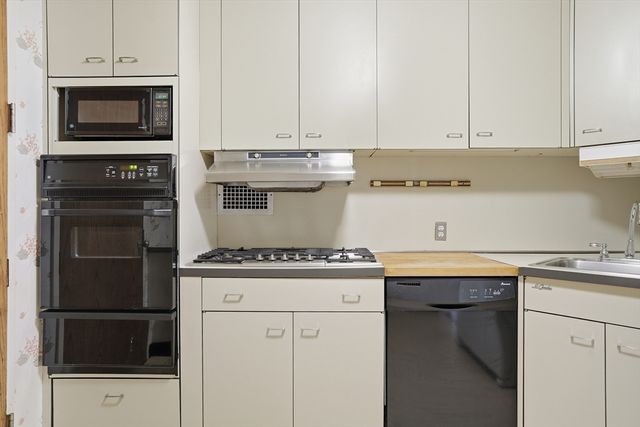 180 Beacon Street 8DE, Boston, MA 02116