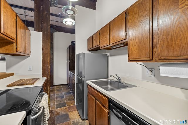 222 Williams Street East 121, Glastonbury, CT 06033