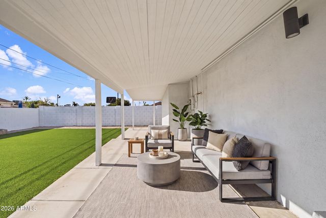 934 S PIONEER Street, Mesa, AZ 85204