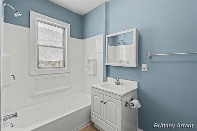 904 Riverview Avenue, Lansing, MI 48915