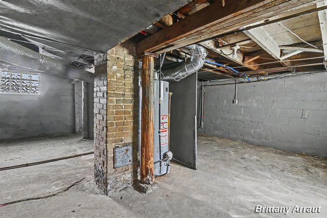904 Riverview Avenue, Lansing, MI 48915