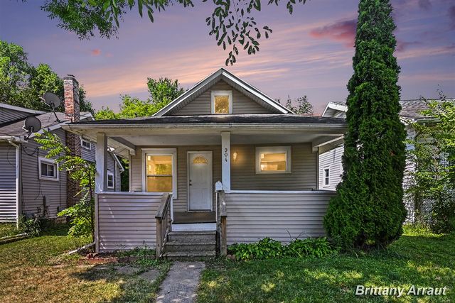 904 Riverview Avenue, Lansing, MI 48915