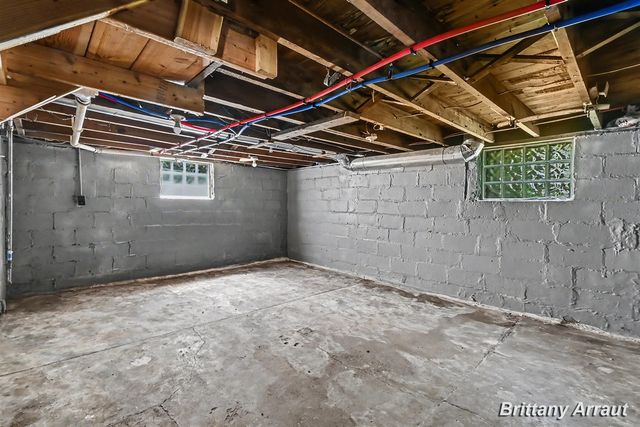 904 Riverview Avenue, Lansing, MI 48915