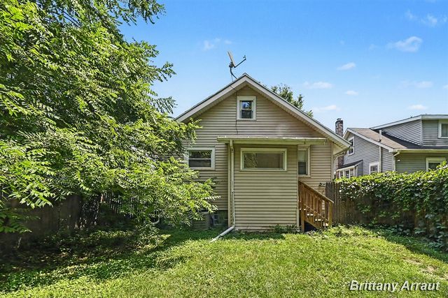 904 Riverview Avenue, Lansing, MI 48915