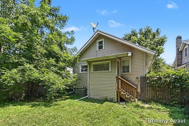 904 Riverview Avenue, Lansing, MI 48915