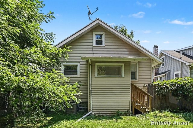 904 Riverview Avenue, Lansing, MI 48915