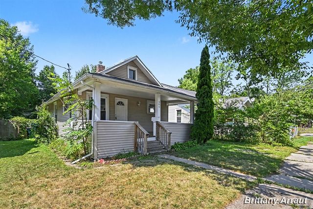 904 Riverview Avenue, Lansing, MI 48915