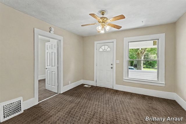 904 Riverview Avenue, Lansing, MI 48915