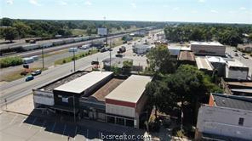 109 West Fourth Street, Hearne, TX 77859 — photo 2