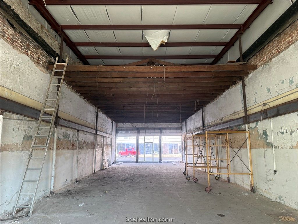 109 West Fourth Street, Hearne, TX 77859 — photo 5