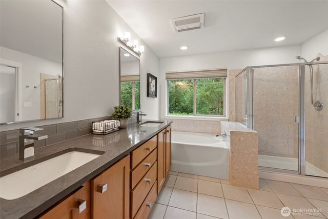 12211 NE 103rd Lane, Kirkland, WA 98033