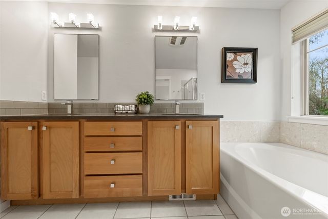 12211 NE 103rd Lane, Kirkland, WA 98033